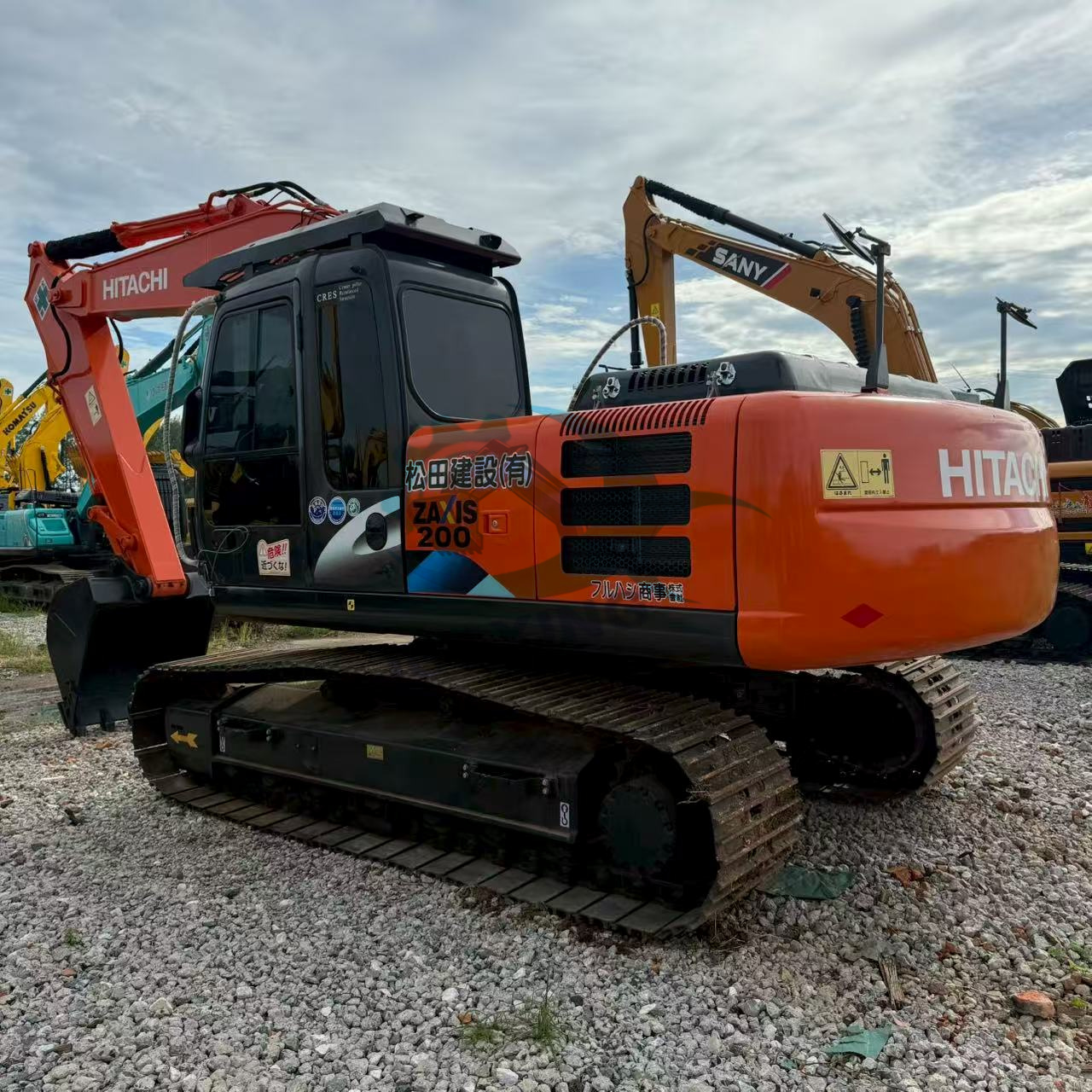 Cheap Prices Used Excavators HITACHI ZX200 Crawler Excavator