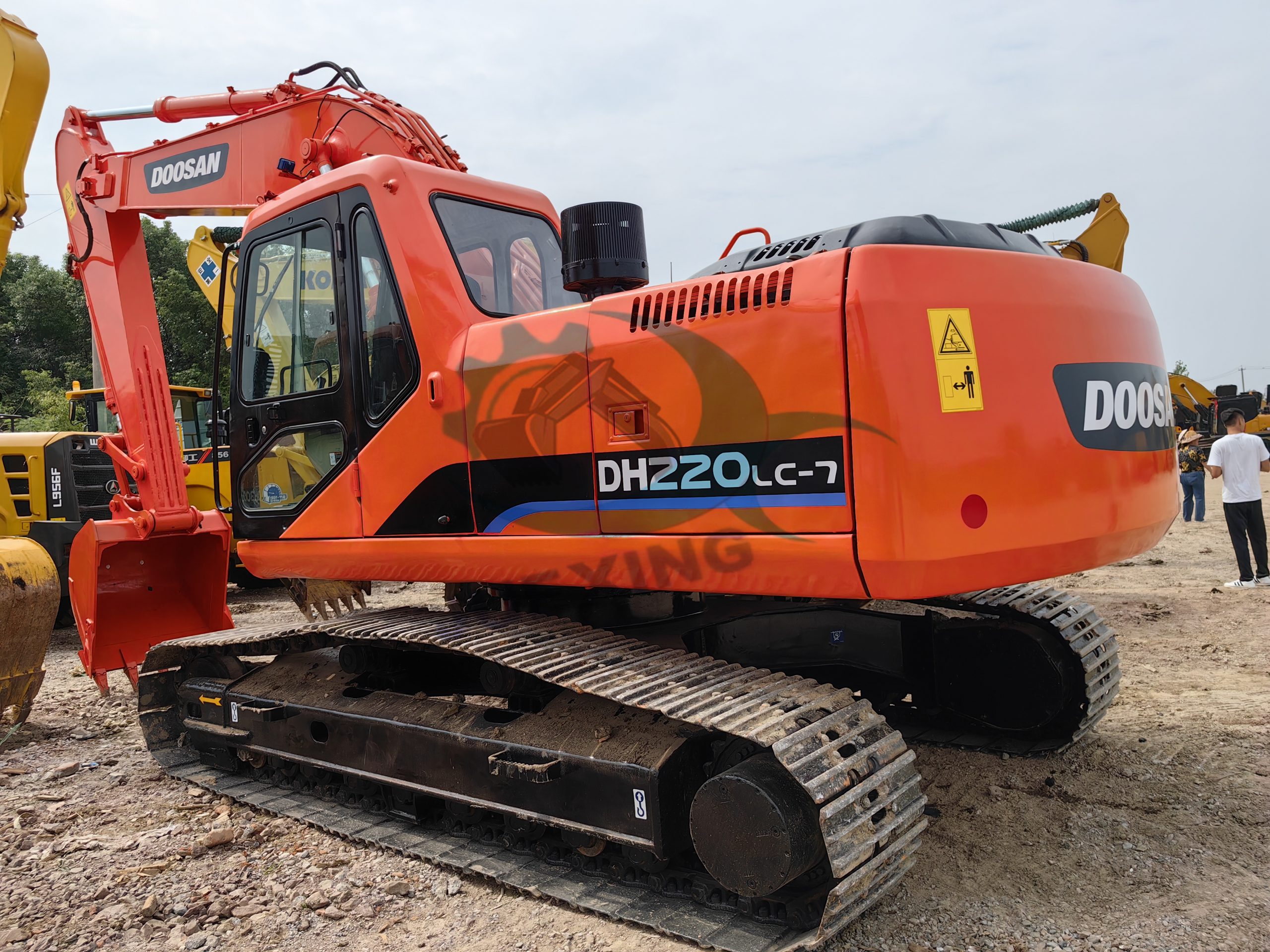 Korean-Made Doosan DH220 Tracked Excavator