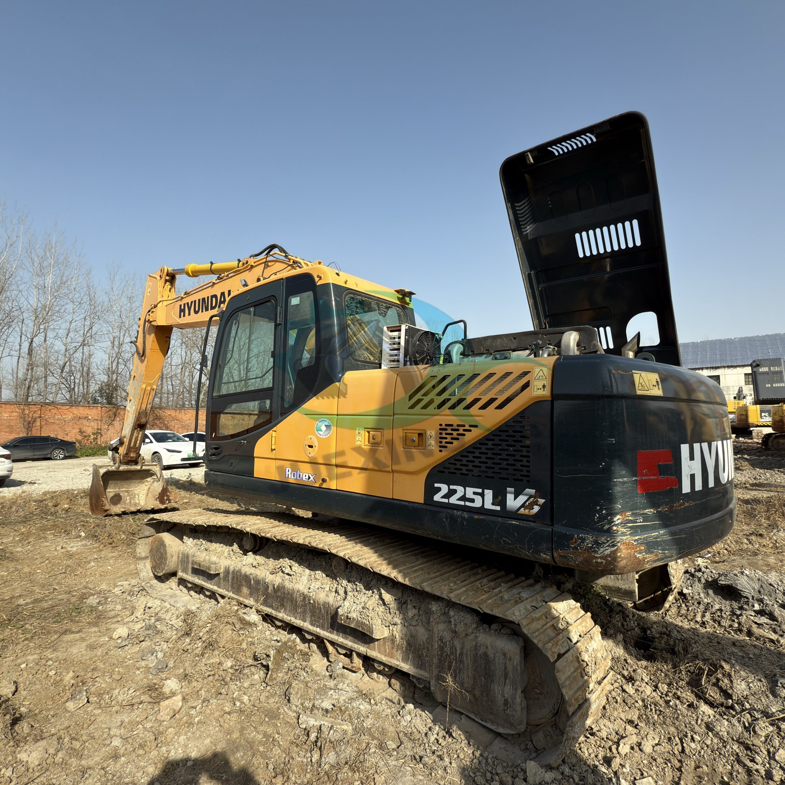 Used HYUNDAI 225L VS Digger For Sale