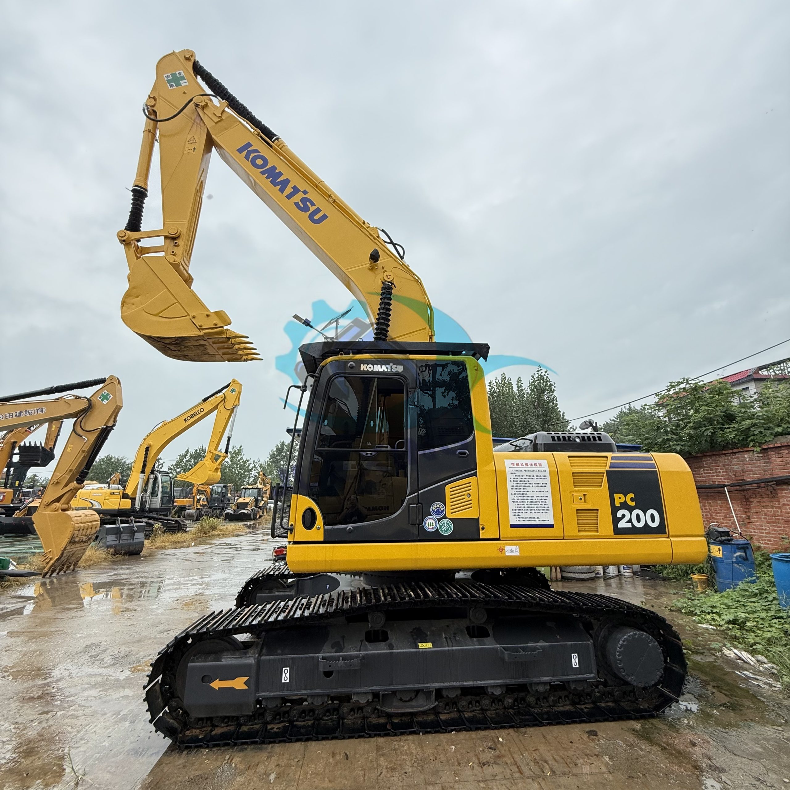 Used Komatsu PC200-8 Tracked Excavator For Sale